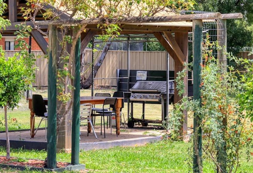 فندق Rose City Motor Inn