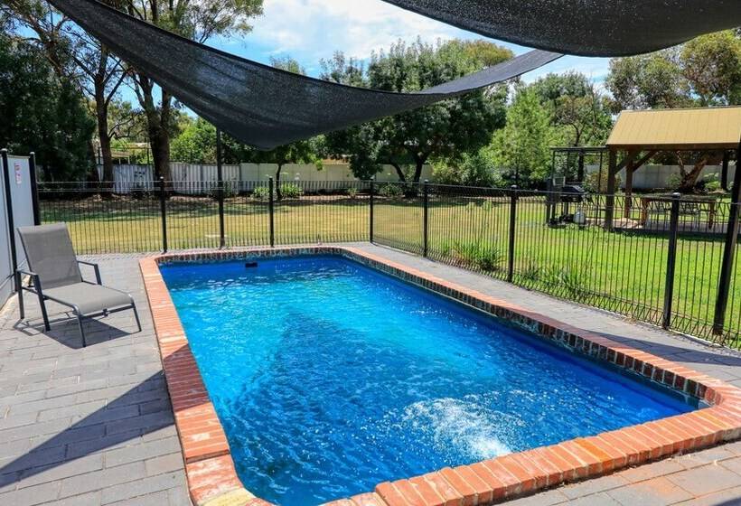 فندق Rose City Motor Inn