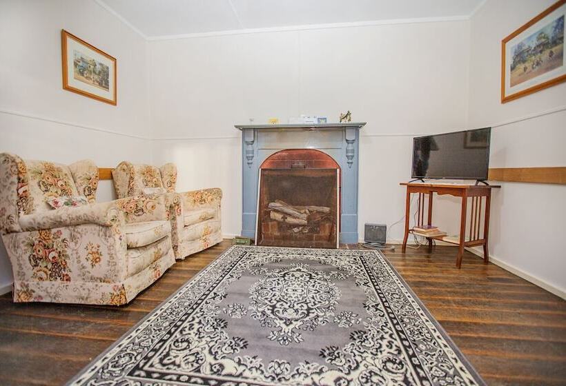 هتل Rosedale Cottages