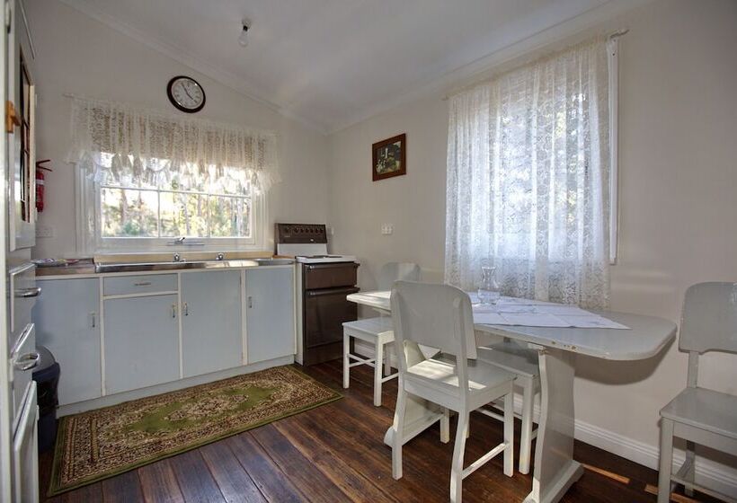 هتل Rosedale Cottages