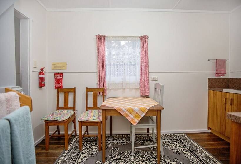 هتل Rosedale Cottages