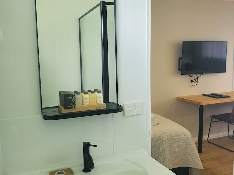 هتل Roydons Motor Inn