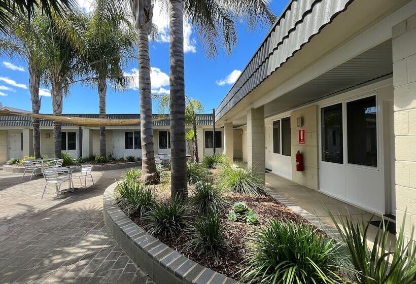 בית מלון כפרי Ryley Motor Inn