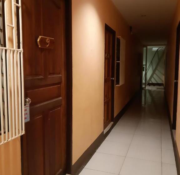 هتل Sabai House