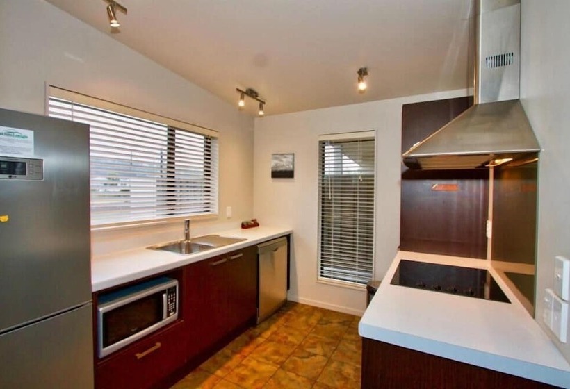 בית מלון כפרי Station Lodge