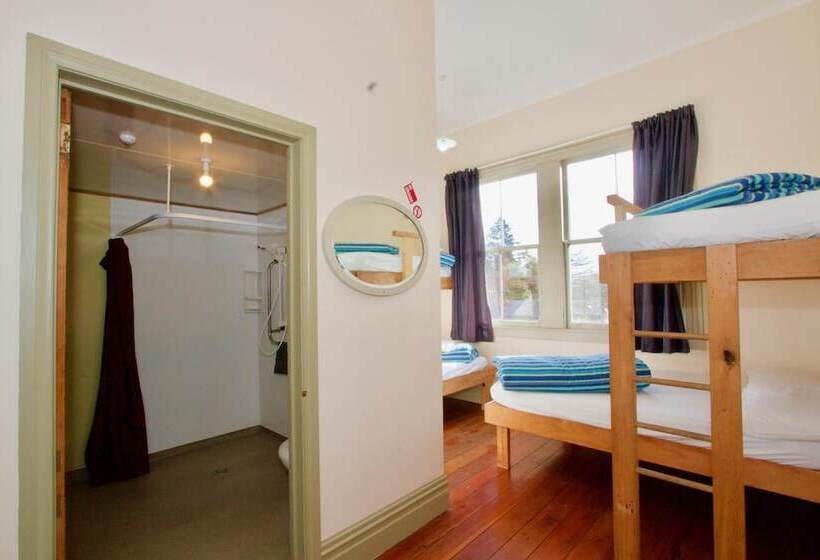 בית מלון כפרי Station Lodge