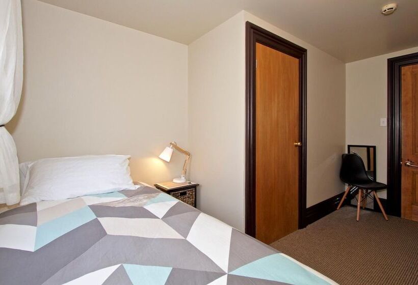 בית מלון כפרי Station Lodge