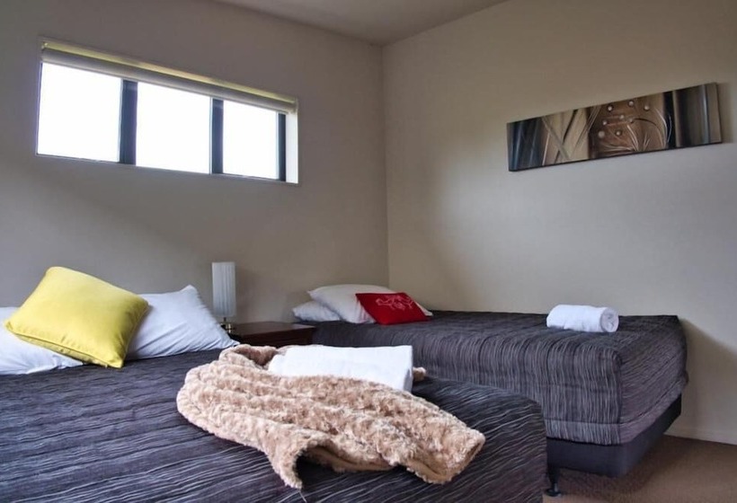 בית מלון כפרי Station Lodge