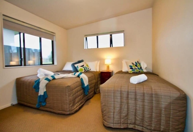 בית מלון כפרי Station Lodge