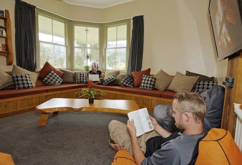 בית מלון כפרי Station Lodge