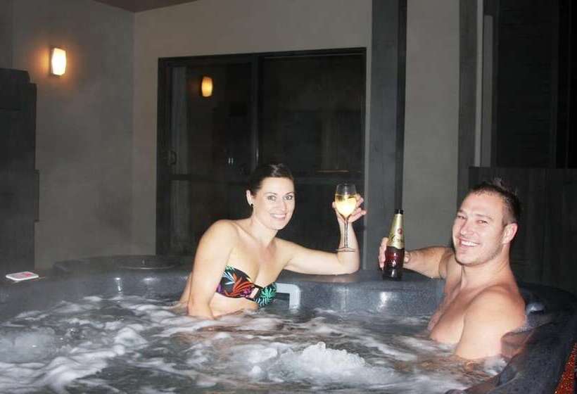 בית מלון כפרי Station Lodge