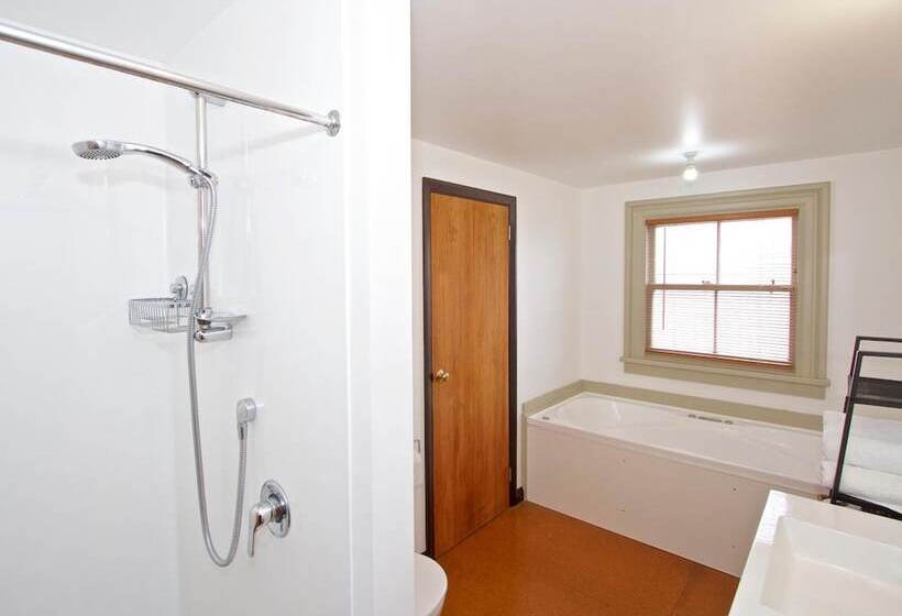 בית מלון כפרי Station Lodge