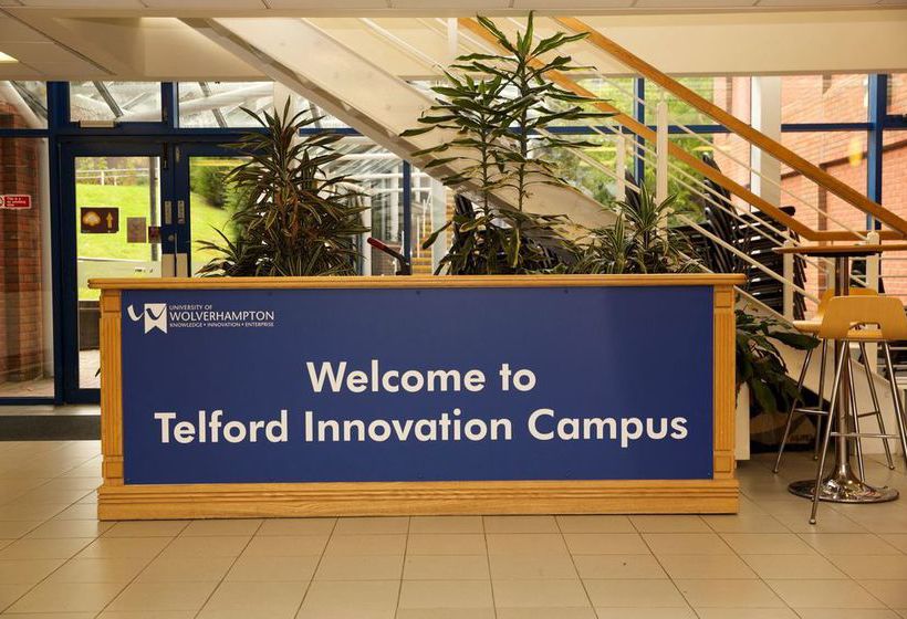 ホテル Telford University Rooms