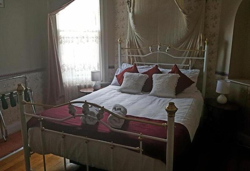 فندق The Bears Went Over The Mountain