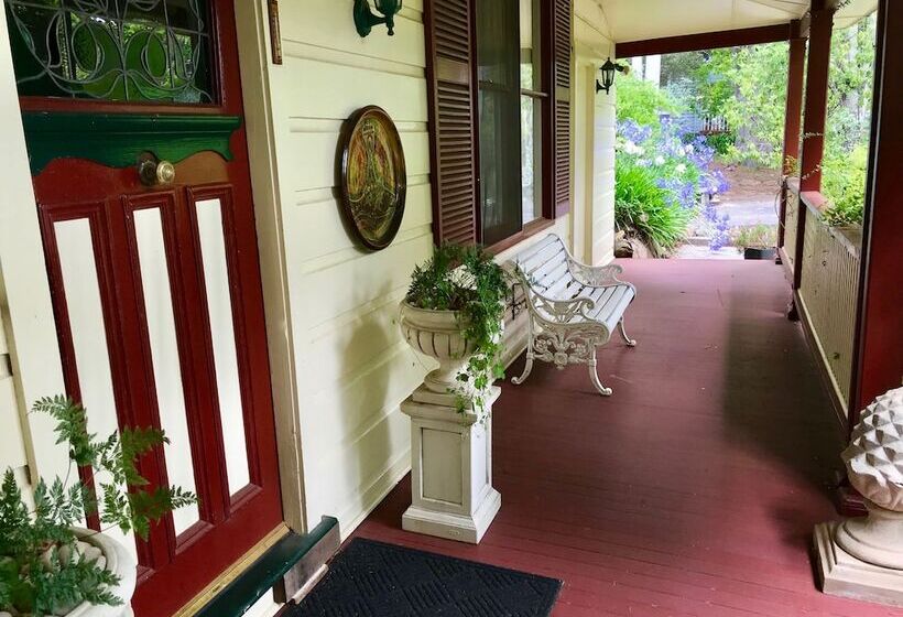 בית מלון כפרי The Chalet Guesthouse And Studio