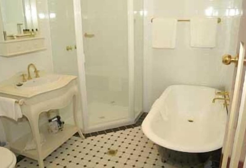 호텔 The Chalet Guesthouse And Studio