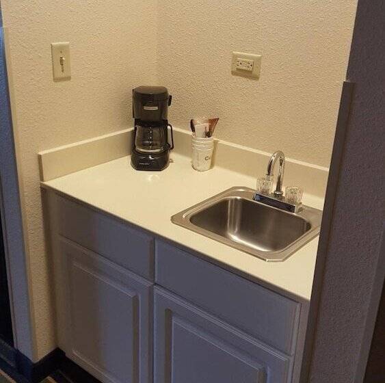 فندق The Rutledge Inn