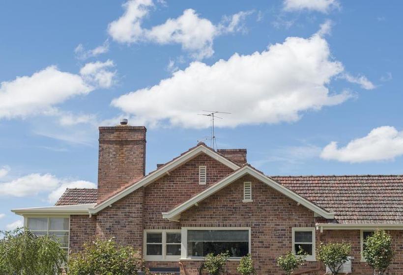 فندق Trevallyn House B & B