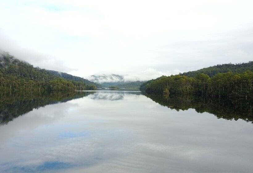 فندق Tullah Lakeside Lodge