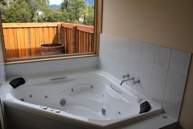 فندق Tullah Lakeside Lodge