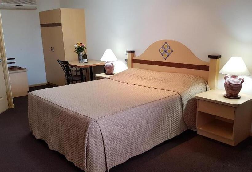 هتل Villa Mirasol Motor Inn