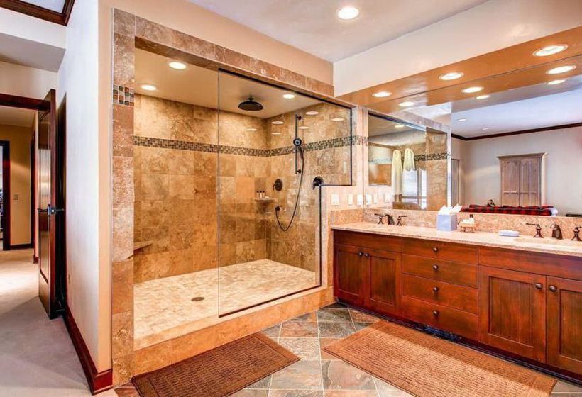 فندق Village Ford Hall