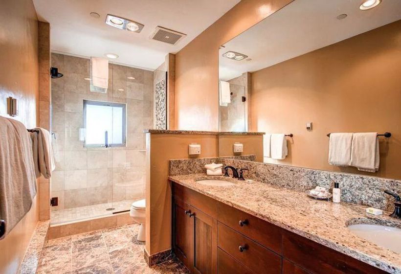 فندق Village Ford Hall