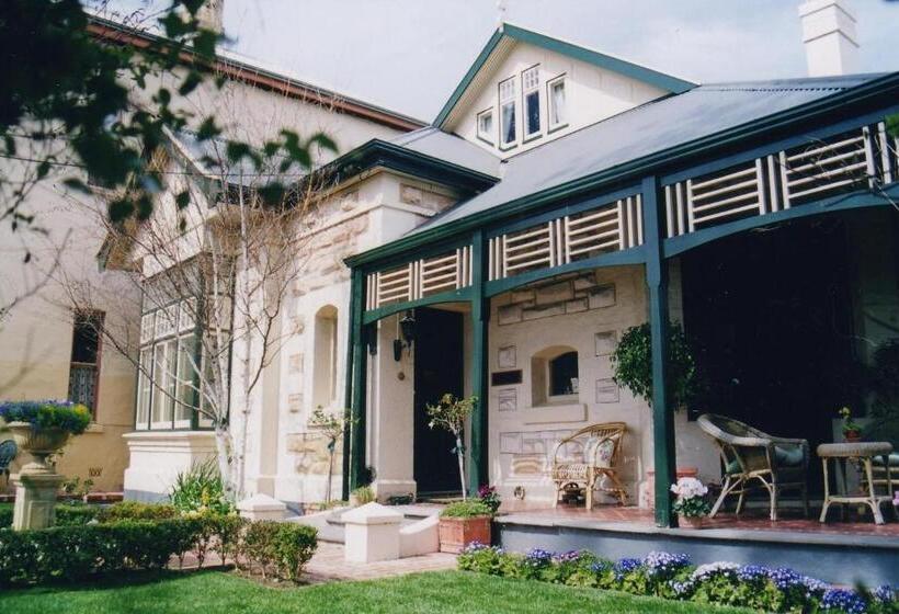 هتل Water Bay Villa Bed And Breakfast