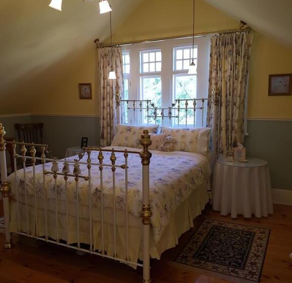 هتل Water Bay Villa Bed And Breakfast