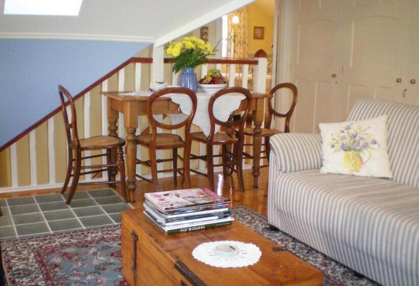 هتل Water Bay Villa Bed And Breakfast