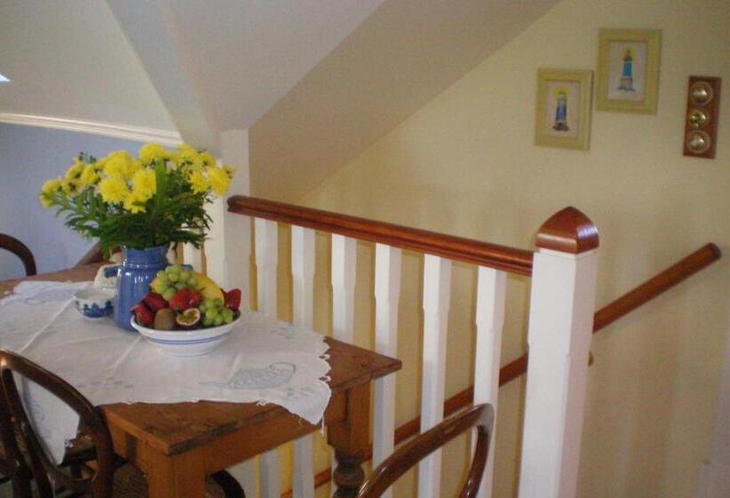 هتل Water Bay Villa Bed And Breakfast