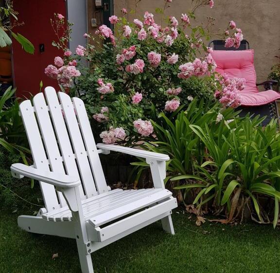 هتل Water Bay Villa Bed And Breakfast