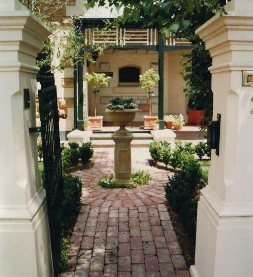 هتل Water Bay Villa Bed And Breakfast