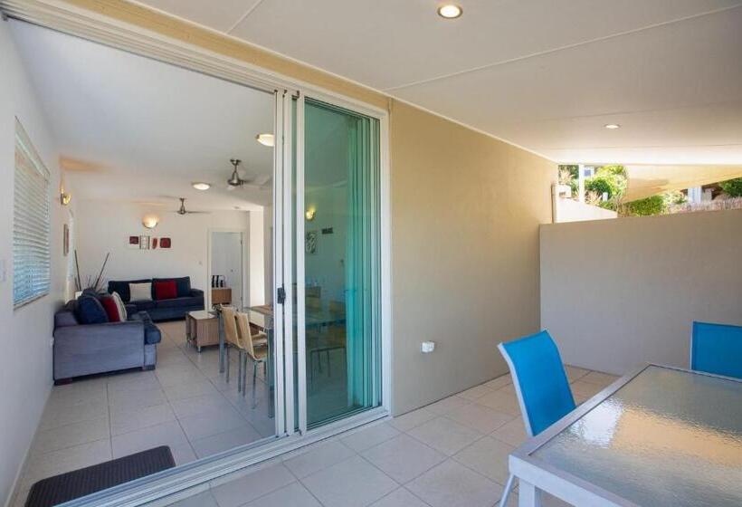 בית מלון כפרי Waterview Airlie Beach