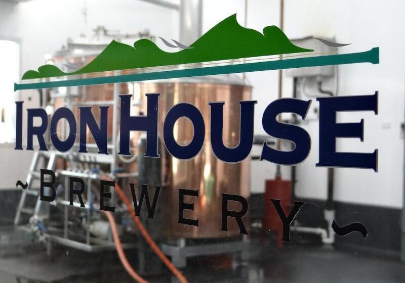 בית מלון כפרי White Sands Estate