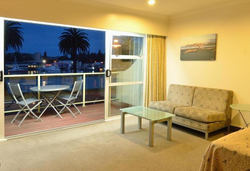 مُتل Senator Motor Inn