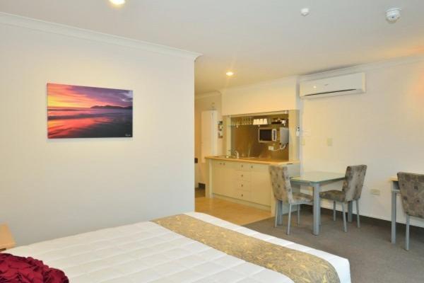 مُتل Senator Motor Inn