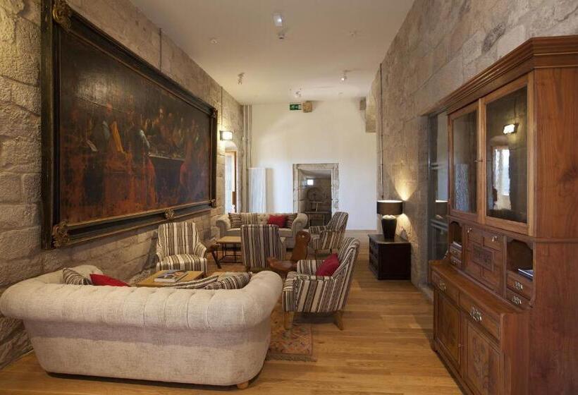 Parador Castillo De Monterrei