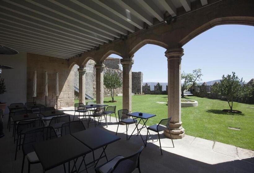 Parador Castillo De Monterrei