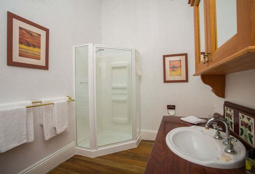 פנסיון Danum House Bed & Breakfast