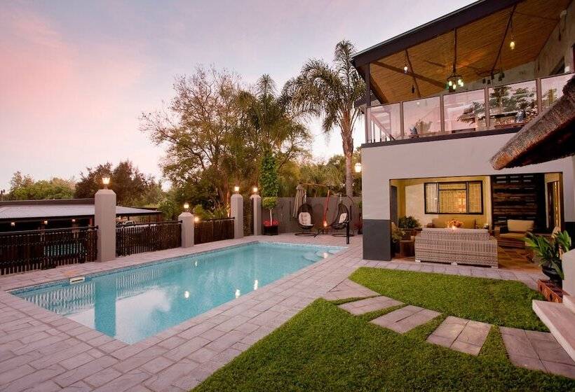 پانسیون Miles B&b Guest House