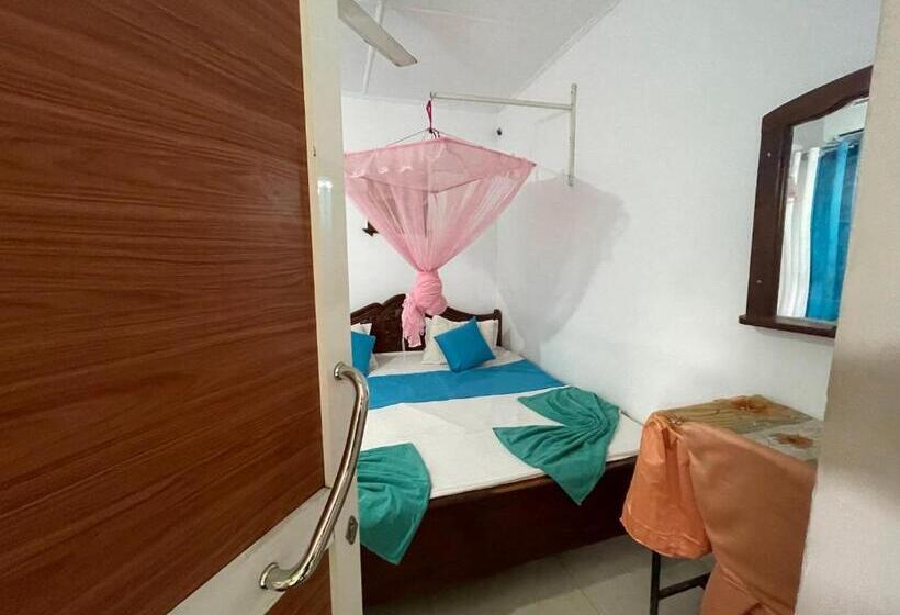 Пансион Rock Cascade Tourist Home &cookery School