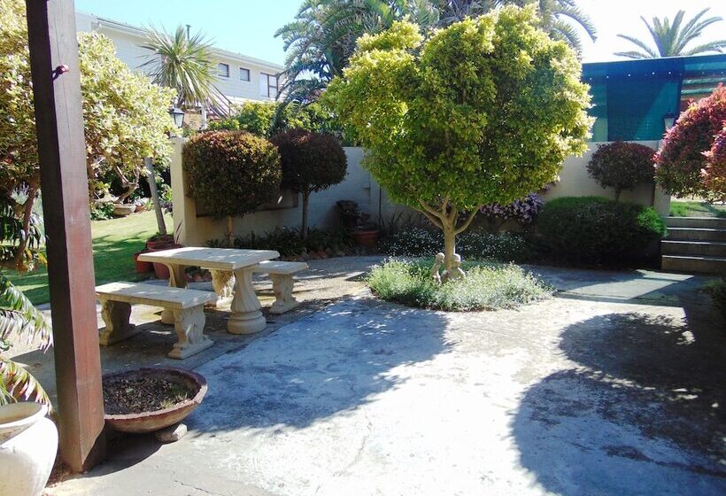 ペンション Whale Watchers Inn