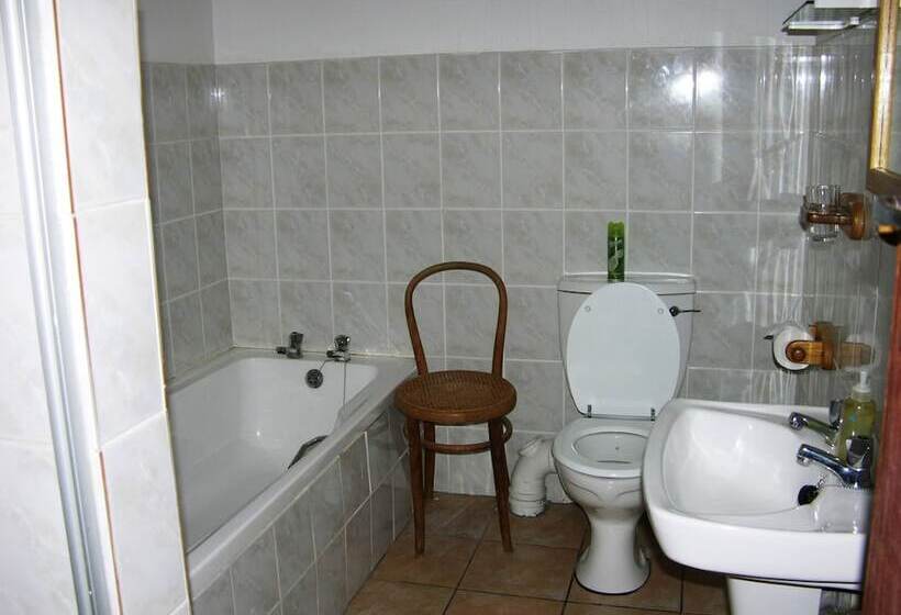 ペンション Whale Watchers Inn