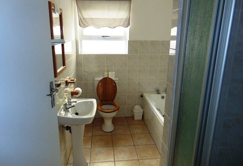 ペンション Whale Watchers Inn