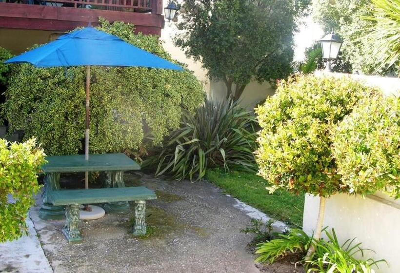 ペンション Whale Watchers Inn