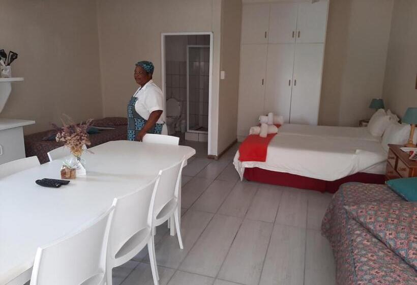 ペンション Whale Watchers Inn