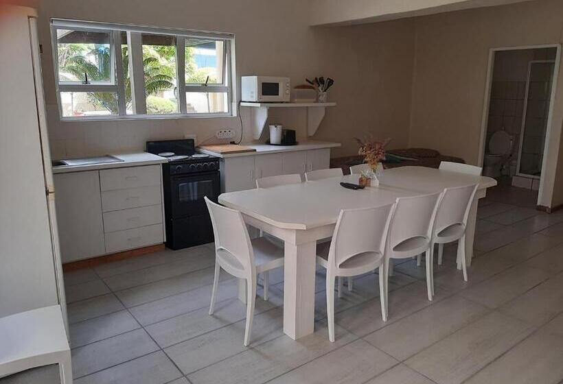 ペンション Whale Watchers Inn