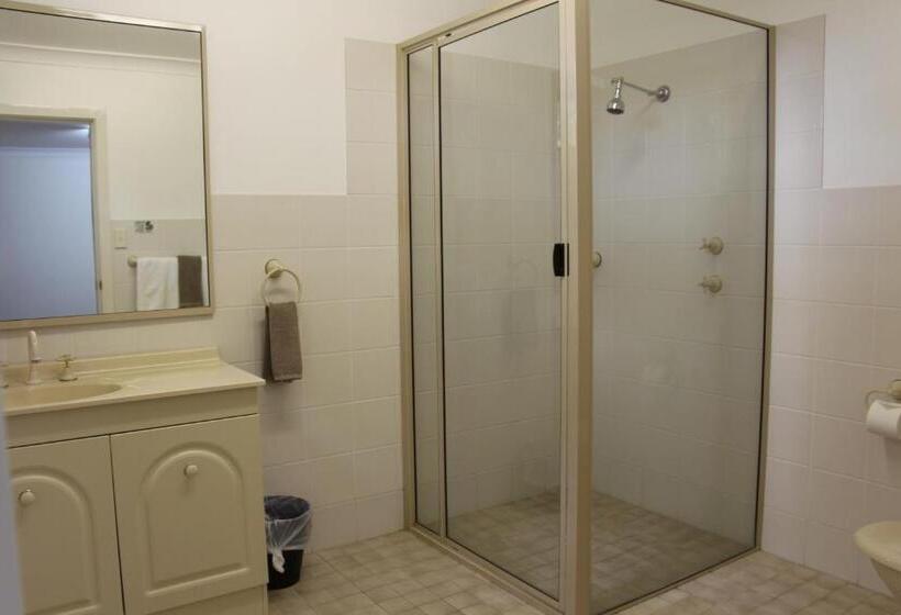 The Pioneer Way Motel