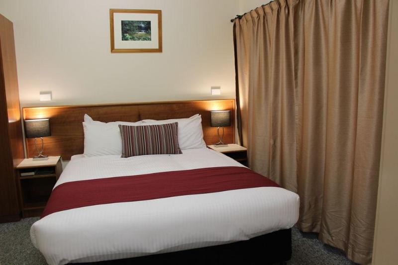 The Pioneer Way Motel